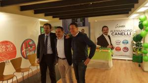 Alessandro Canelli con Riccardo Montanari (segretario nazionale Lega Nord) e Alberto Gusmeroli (sindaco di Arona)